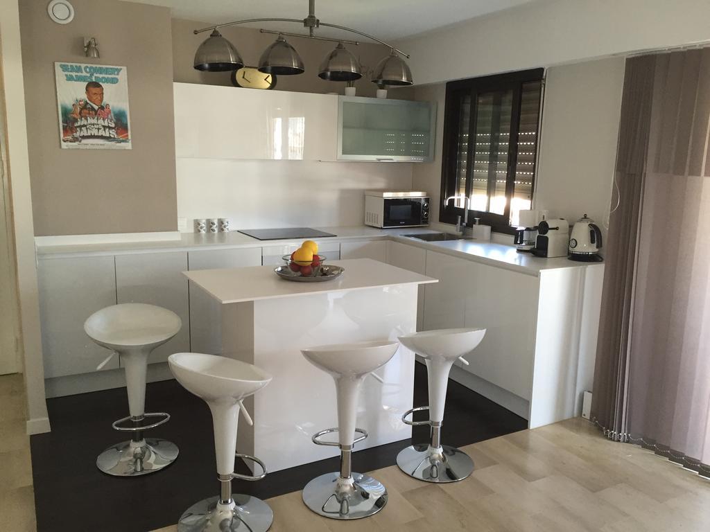 Appartement Residence Athena Кан Екстериор снимка